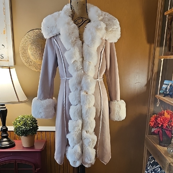 VENUS Faux Suede and Fur Trim Coat Size 6 - Picture 1 of 8